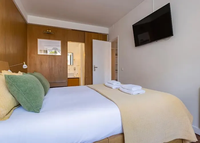 Unique Riverview * Cruz Quebrada